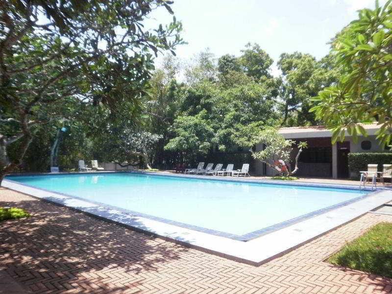 Peacock Beach Hotel Hambantota Exteriér fotografie