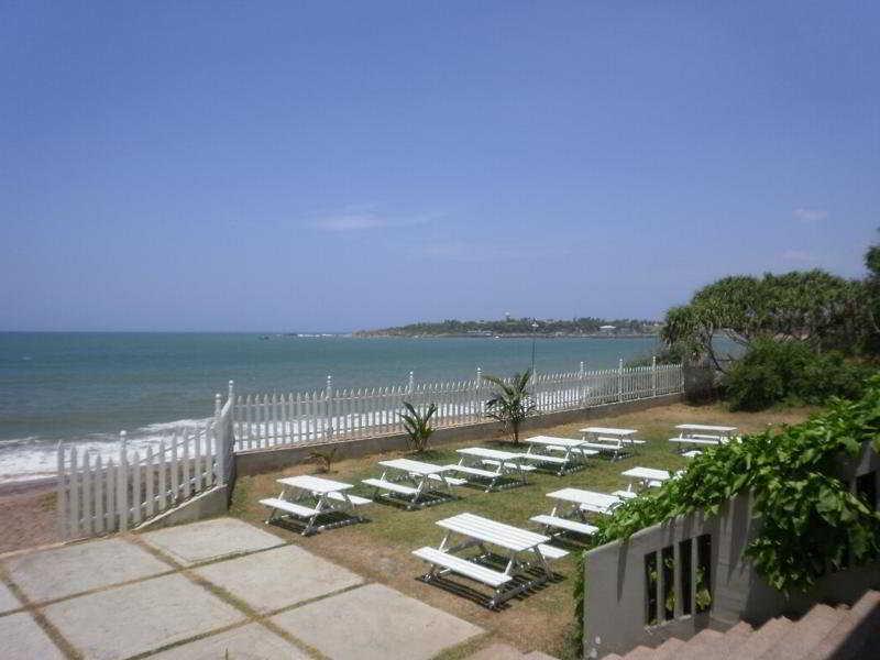 Peacock Beach Hotel Hambantota Exteriér fotografie