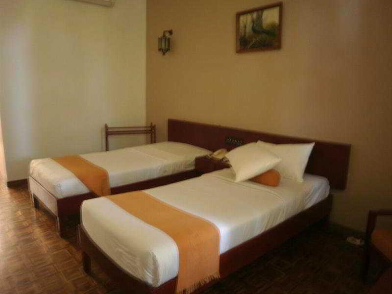 Peacock Beach Hotel Hambantota Exteriér fotografie