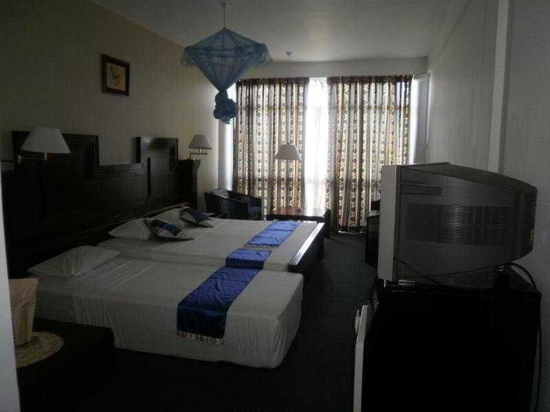 Peacock Beach Hotel Hambantota Exteriér fotografie