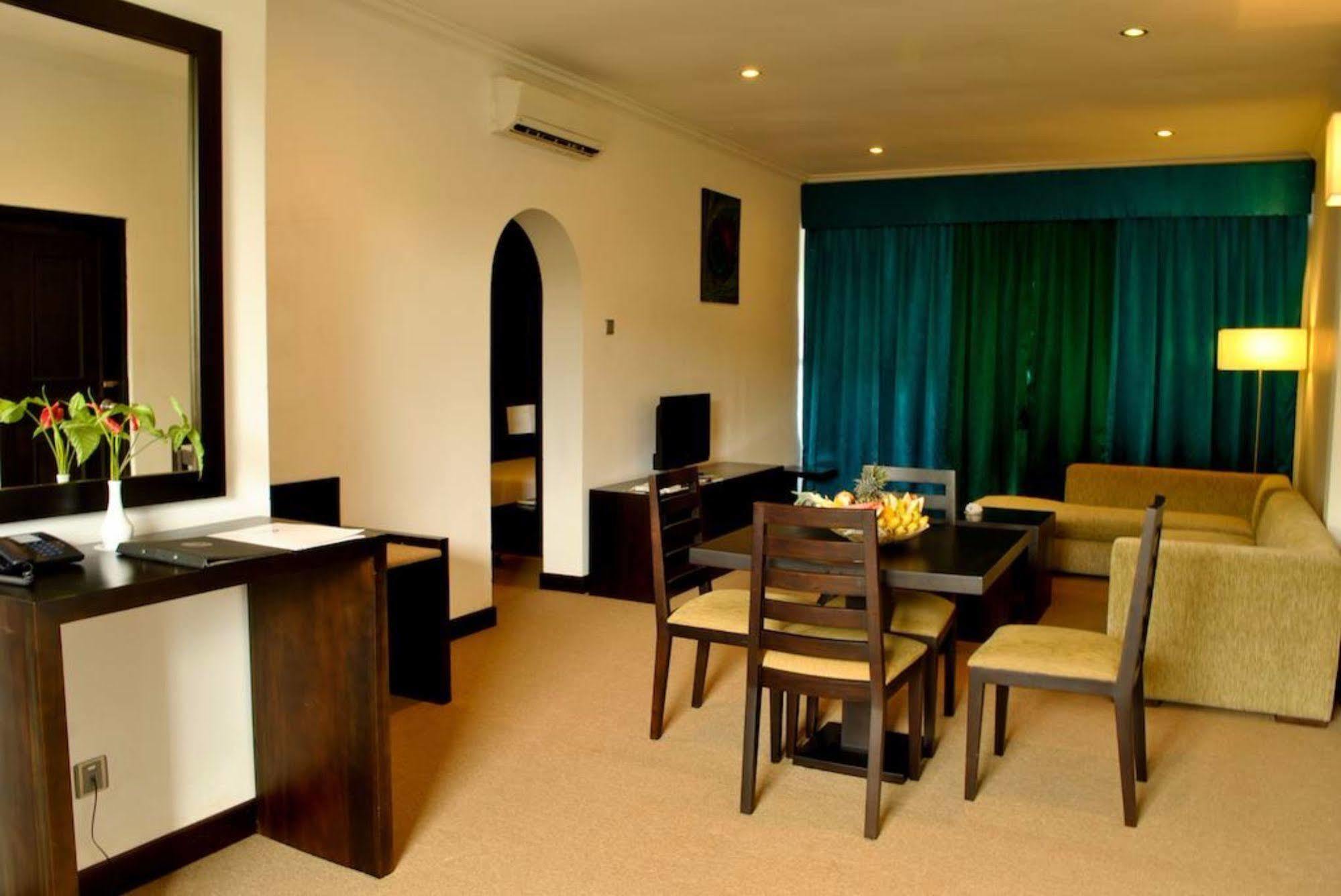 Peacock Beach Hotel Hambantota Exteriér fotografie