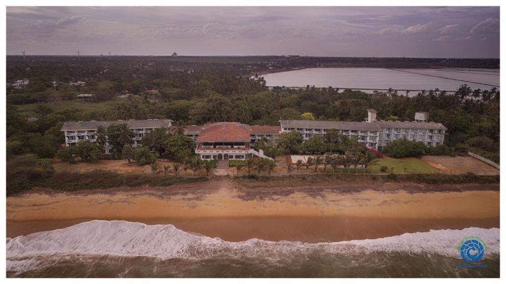 Peacock Beach Hotel Hambantota Exteriér fotografie